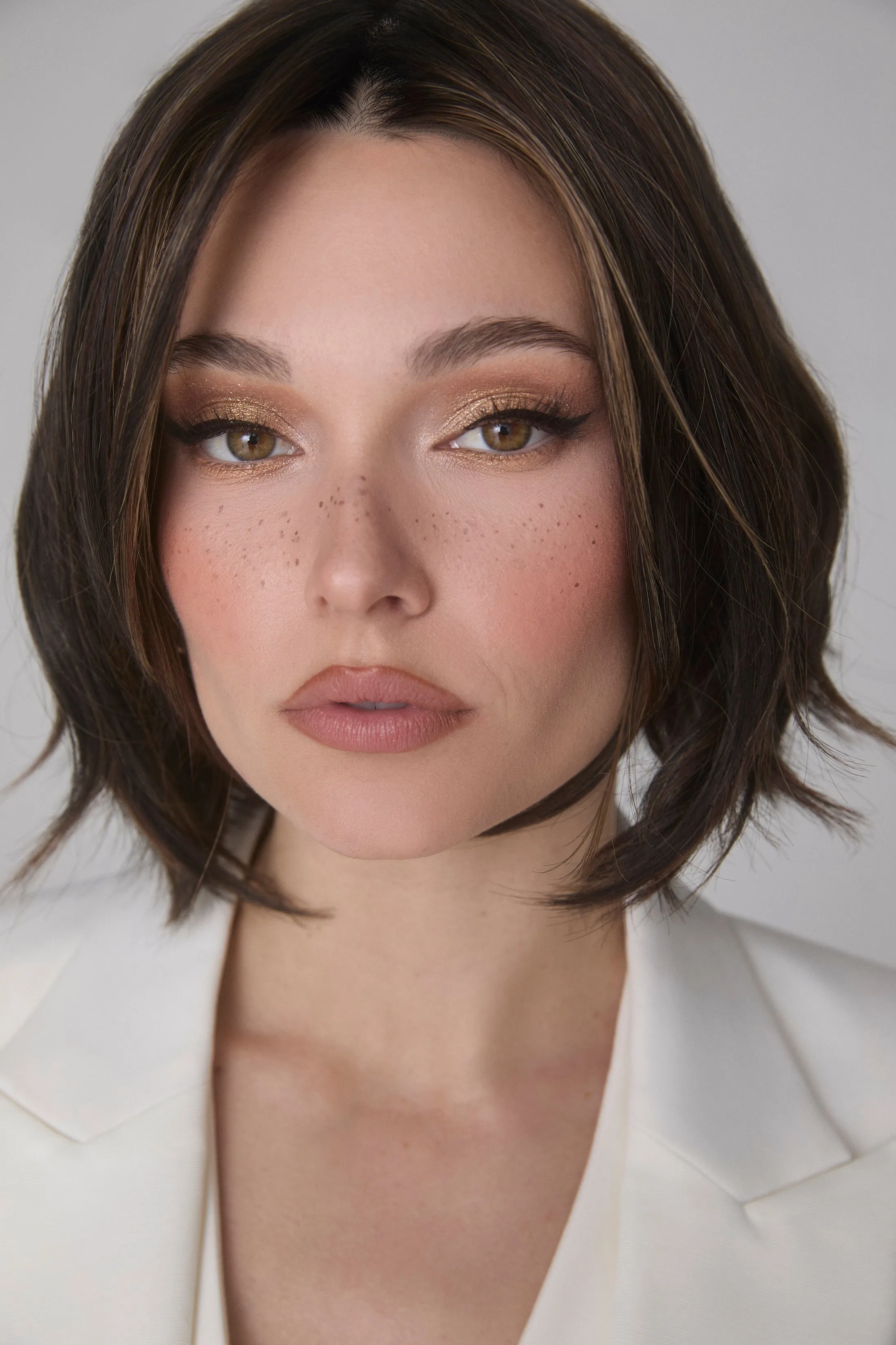 Mira Wig by Amore | Lace Front Monofilament
