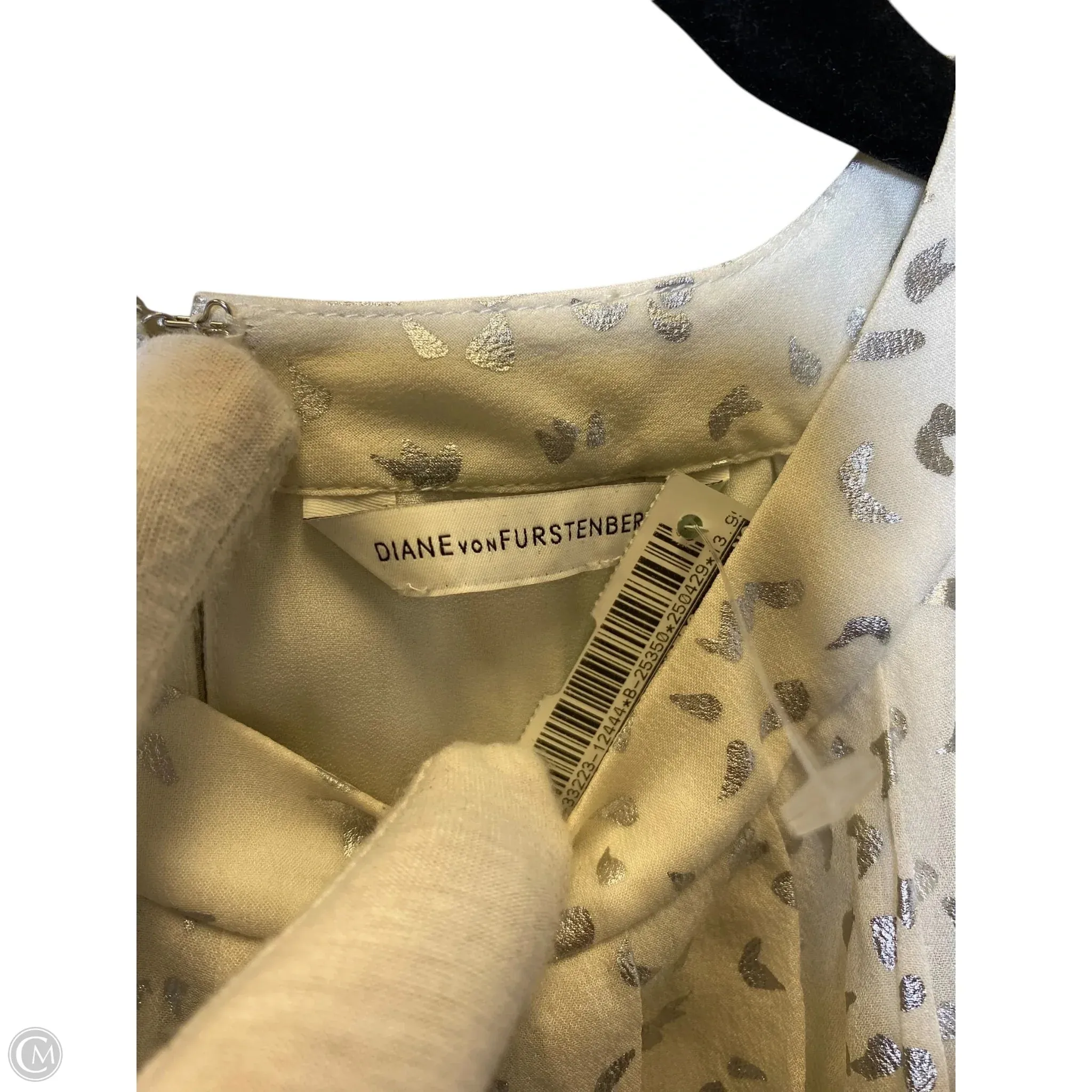 Top Sleeveless Designer By Diane Von Furstenberg In Silver & White, Size: S
